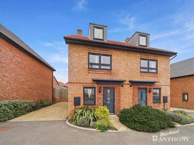 House for sale in Leighton-Linslade, Eggington
