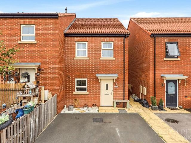 House for sale in Ackworth Moor Top, West Yorkshire