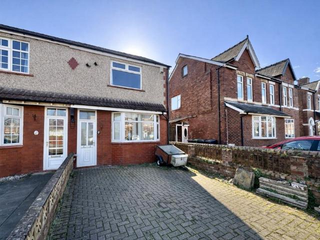 House for sale in Marshside, Southport