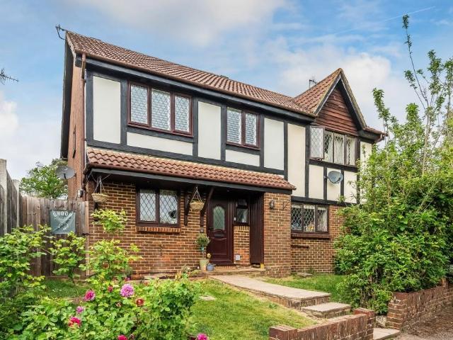 House for sale in Pachesham Park, Surrey