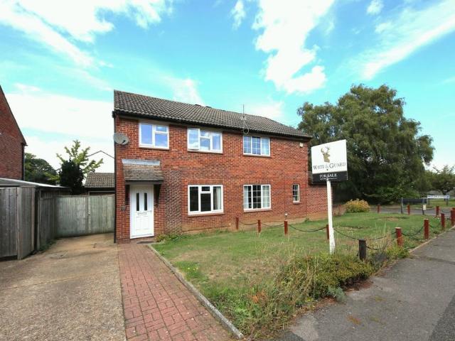 House for sale in Hedge End, Helford