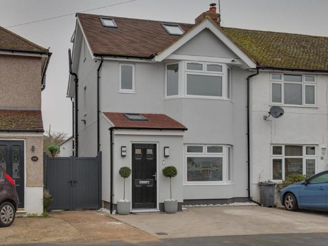 House for sale in London Borough of Hounslow, Feltham