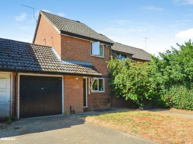 House for sale in Denham