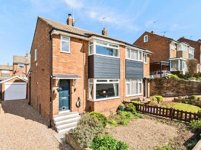 House for sale in Cookridge, West Yorkshire