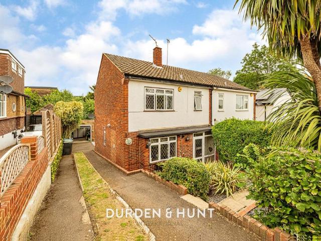 House for sale in Debden Green, Epping