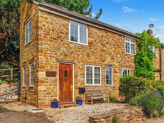 House for sale in Evershot, Oxfordshire