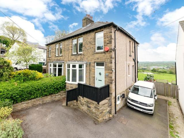 House for sale in Shelley, Shepley