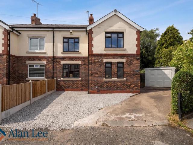 House for sale in Moss Rose, Macclesfield