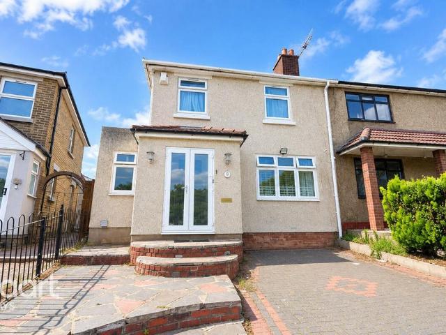 House for sale in Purfleet-on-Thames, Essex