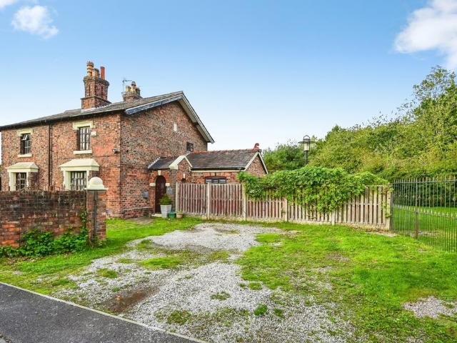 House for sale in Kirkby, Knowsley