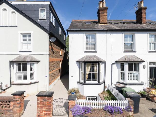 House for sale in Pachesham Park, Surrey