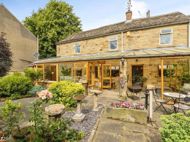 House for sale in Walton, West Yorkshire