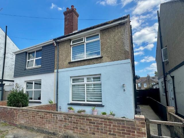 House for sale in Lower Walmer, Ash