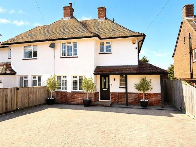 House for sale in Nork, Red Hill