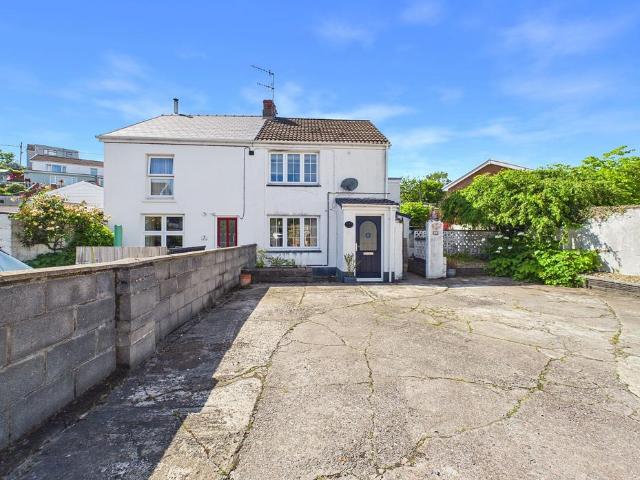 House for sale in Aber-Clydach, Clydach