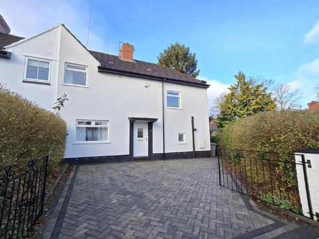 House for sale in Oldfield Brow, Trafford Park
