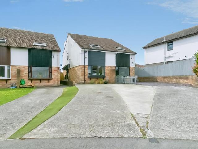 House for sale in Gibbonsdown, Barry