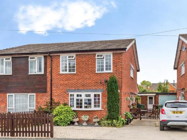 House for sale in Oakley