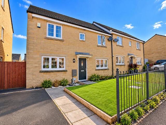House for sale in Knowle Fold, Darwen