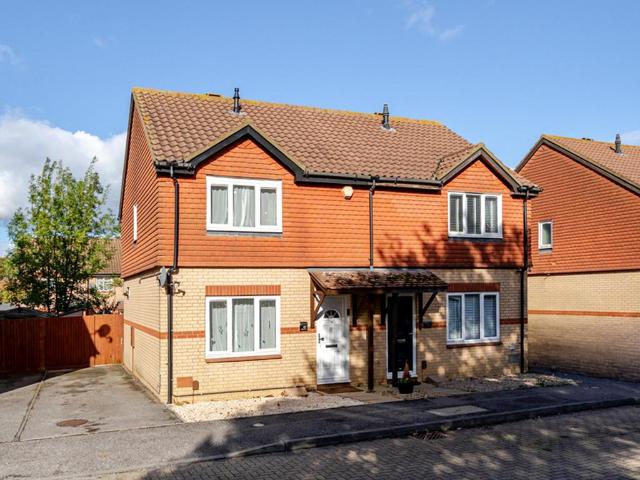 House for sale in Walnut Tree, Milton Keynes