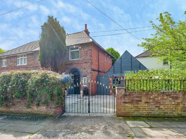 House for sale in Clubmoor, Calderstones