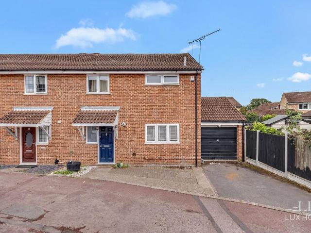 House for sale in Hutton Mount, Navestock Side