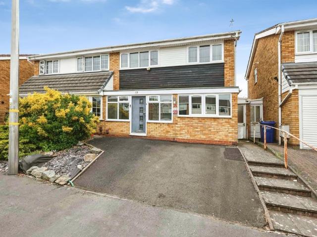 House for sale in Halesowen, West Midlands