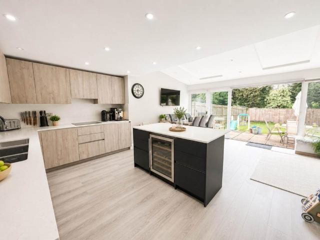 House for sale in Elstree and Borehamwood, Borehamwood