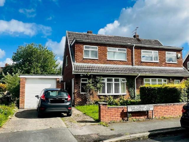 House for sale in Coedpoeth, Wales