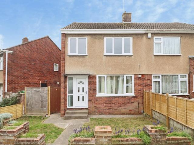 House for sale in Kingswood