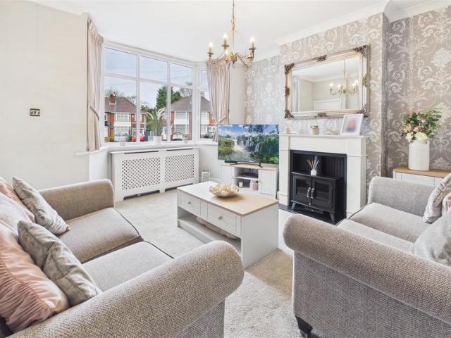 House for sale in Halesowen, West Midlands