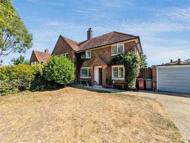 House for sale in Littlecote, West Sussex
