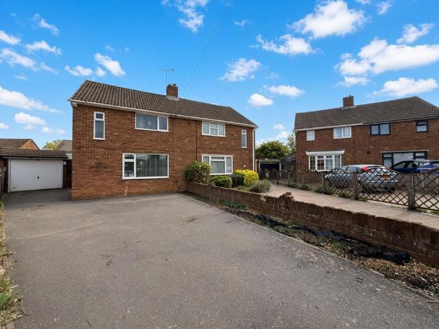 House for sale in Hart Hill, Luton