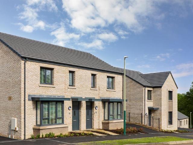House for sale in Woodfieldside, Croespenmaen