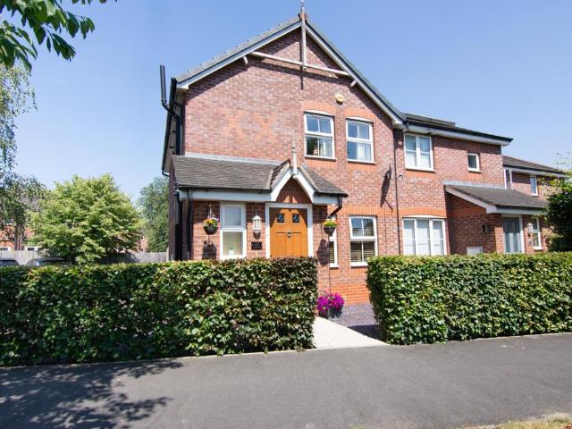 House for sale in Lostock Green, Cheshire