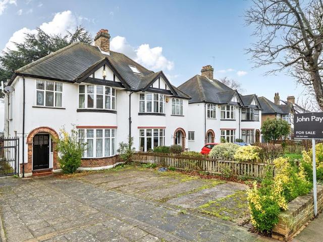 House for sale in Shooters Hill, Greater London