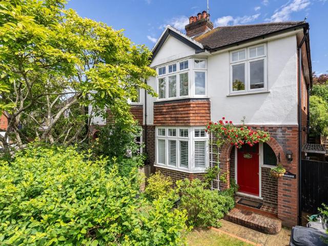 House for sale in Tower Hill, Pachesham Park