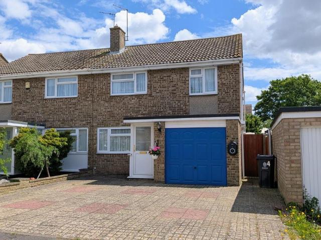 House for sale in Dale Hill, Essex
