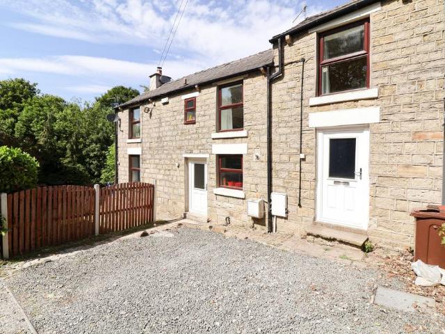 House for sale in Whitfield, Charlesworth