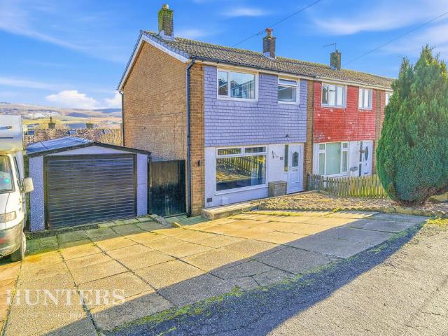 House for sale in Caldermoor, Burnedge