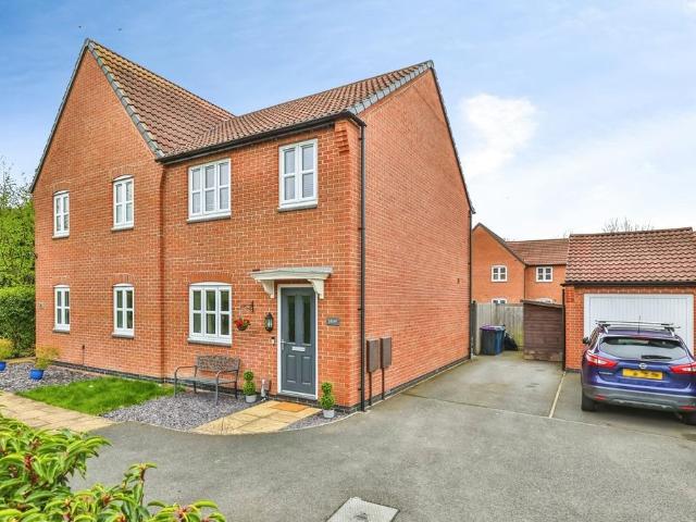 House for sale in Barton In Fabis, East Midlands