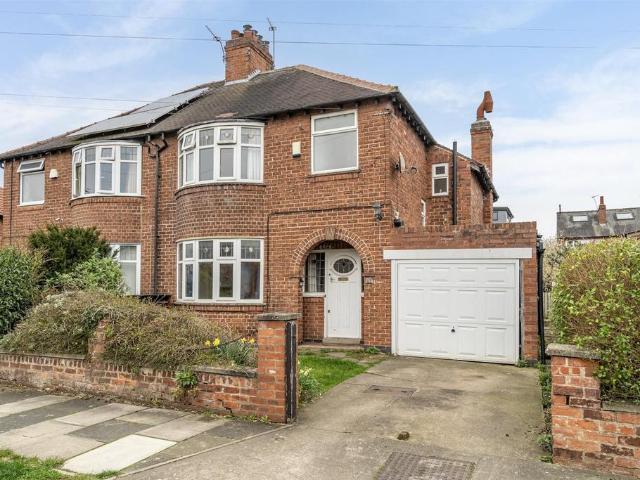 House for sale in High Field, York