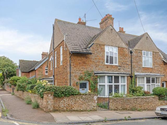 House for sale in Hunstanton, Brookville