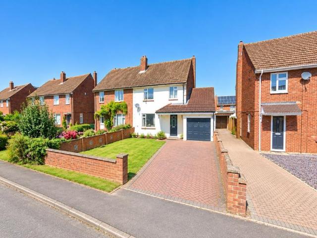 House for sale in Harrowden, Bedford