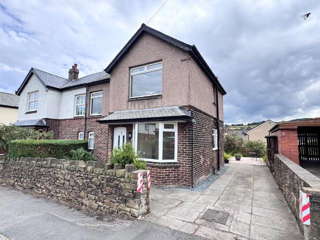 House for sale in Charlesworth, East Midlands