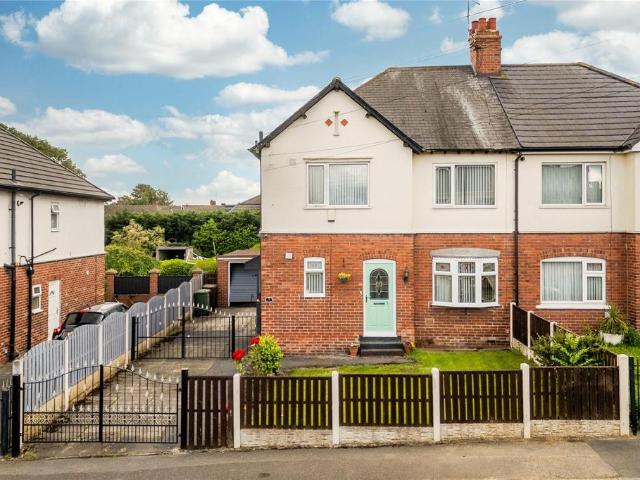 House for sale in Kinsley, West Yorkshire