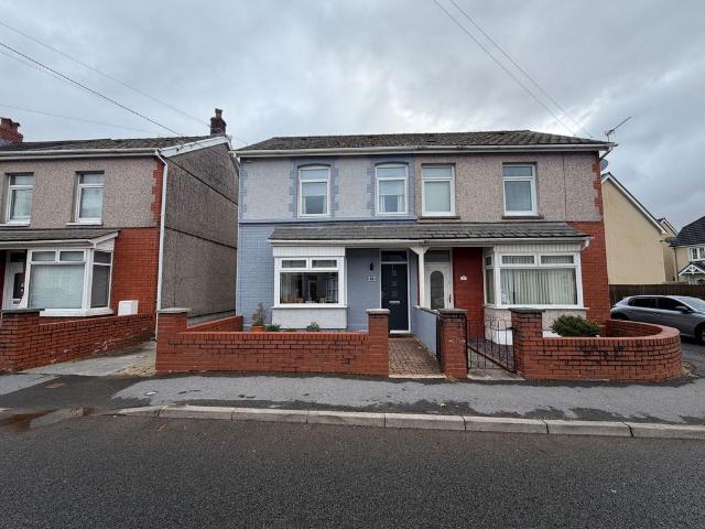 House for sale in Ammanford, Wales