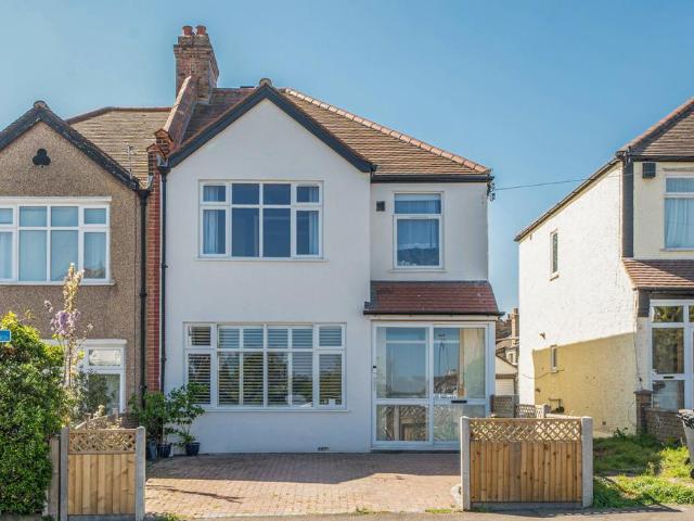 House for sale in London Borough of Lewisham, Forest Hill