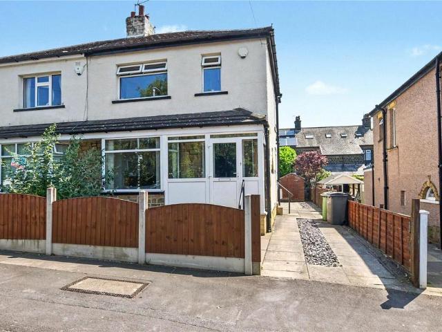 House for sale in Shaw Lane, Guiseley