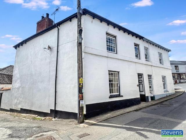 House for sale in Weir Quay, Devon